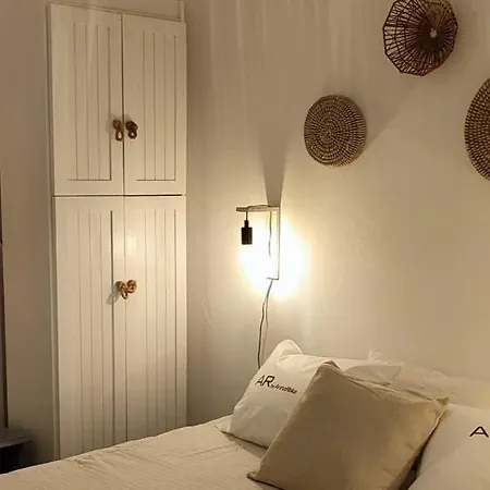 아파트 Shades 스키아토스 타운