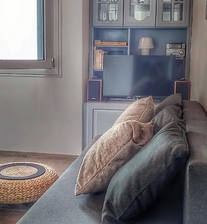 아파트 Shades 스키아토스 타운